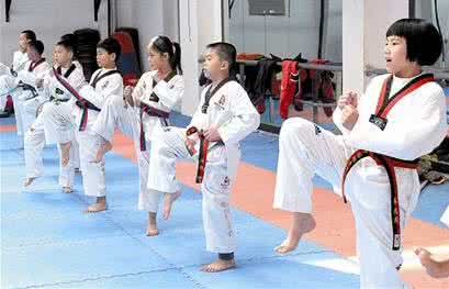 小孩子学跆拳道好吗 学跆拳道 孩子几岁学跆拳道好_学跆拳道