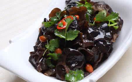 肝脏排毒 肝脏排毒吃什么食物 丝瓜黑木耳炒腰花怎么做