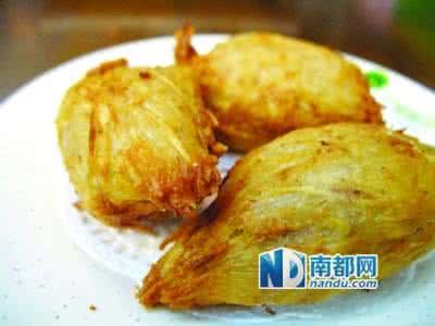 南锣鼓巷鸡排 充斥南锣的臭豆腐榴莲酥大鸡排,绝抵不过周围街巷的真美味