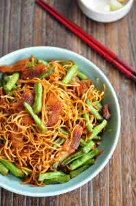 焖面怎么做简单又好吃 无敌好吃的焖面——腊肉焖面