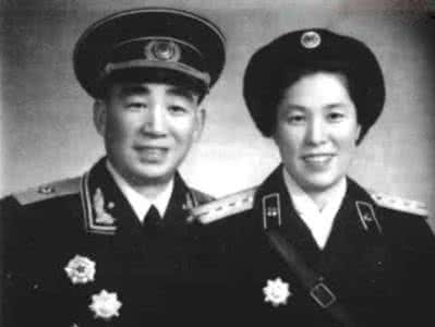 解放军将军 哪位开国将军是解放军中唯一一位军法上将？