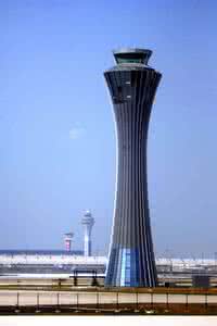 塔台与飞行员感人对话 塔台