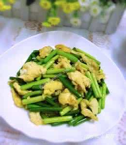 蒜薹炒鸡蛋 蒜薹炒鸡蛋 简单做法教大家