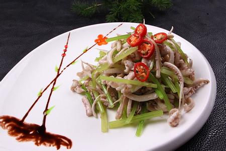 炒鱿鱼 鱿鱼汆烫多久不会变硬变老?炒鱿鱼汆烫是关键