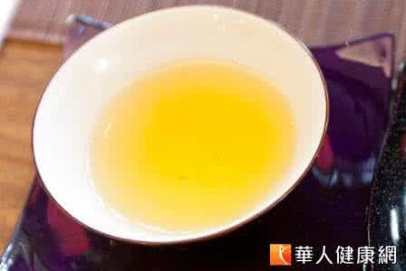 嗓子干痒喝什么代茶饮 喉咙痒?防秋季咳养肺4茶饮