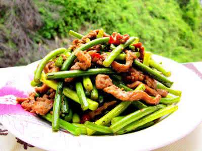 孕妇可以吃蒜苔吗 孕妇可以吃蒜苔吗 孕妇梦见吃蒜苔