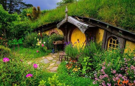 色彩斑斓的风格小屋 世外桃源，14座充满魔幻色彩的森林小屋