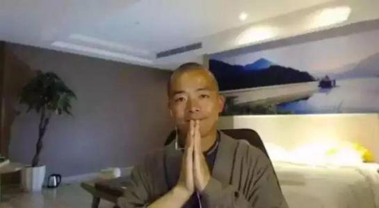 压力来源于哪些因素 鬼脚七:生活中90%的压力来源于攀比,而不是生存