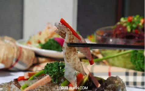 中国传统夹菜礼仪 夹菜的礼仪