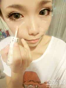 新手化妆教程淡妆 新手化妆全套教程