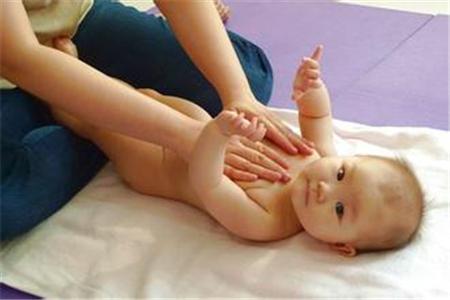 宝宝肚子胀气怎么按摩 宝宝肚子胀气怎样按摩？教你三大招迅速缓解