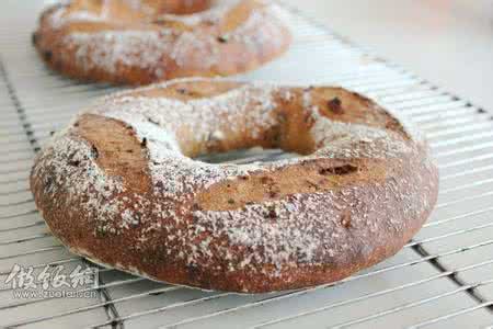 全麦面包的营养价值 巧用全麦粉做出纯天然健康营养面包