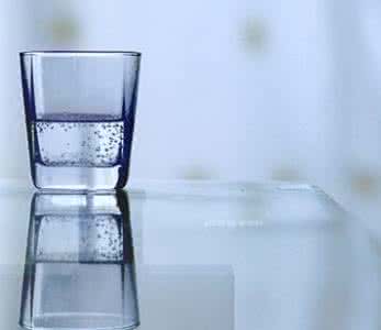 什么杯子喝水最健康 上班族喝水用什么杯子最健康?
