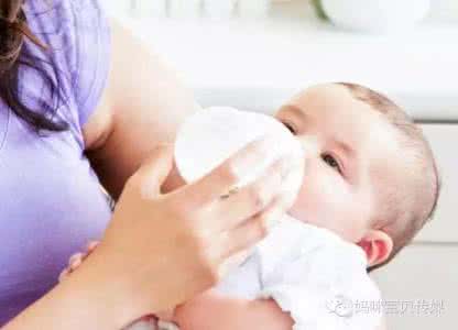 母乳宝宝如何添加奶粉 母乳宝宝如何添加奶粉 宝宝断母乳后需要喝多久奶粉？