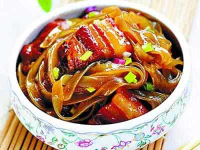 酸菜猪肉炖粉条的做法 地道东北菜酸菜猪肉炖粉条的做法