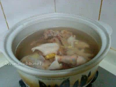 板栗炖鸡汤 板栗炖鸡的做法 板栗煲鸡汤的做法,板栗煲鸡汤怎么做好吃,板栗煲鸡汤的家常做法