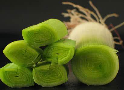小人物也有春天 春天两道葱菜 “小人物”帮你杀菌抗疲劳