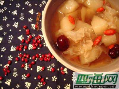 每天喝红枣银耳汤好吗 红枣银耳汤晚上喝好吗？