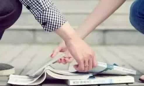 夫妻打架感情就没了 不管是夫妻，还是情人，错过了，就没了······感动!
