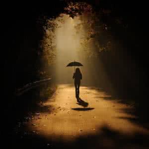 有些路只能一个人走 有些事，只能一个人做。有些路，只能一个人走。