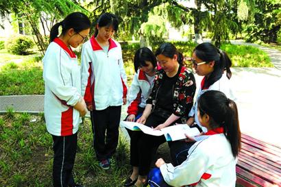 小学语文教师学雷锋 语文老教师：教过无数孩子，小学这些基础没打好，以后一差到底！