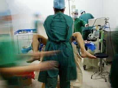 自体脂肪隆胸手术过程 男变女 男变女手术隆胸过程