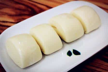 南瓜紫薯双色糕 南瓜麻花馒头、巧克力双色馒头、紫薯刀切馒头、芝麻馒头、香肠卷