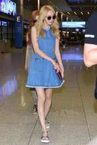 小白淘屋宝宝鞋子钩法 别再说流行小白鞋了,今年穿这颜色鞋子才算时髦!