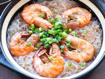 简单食材做出美味菜 【特色食谱】平凡食材演绎美味粉丝煲