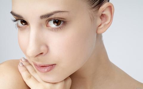 如何去除眼袋浮肿 8招解决眼部浮肿 还原清澈双眸