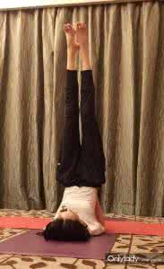 长腿女友宛真瑜伽10 倒立式瑜伽 让你拥有迷人大长腿