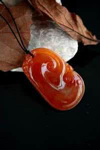 翡翠的鉴别方法 翡翠的鉴别方法 红翡的介绍和鉴别技巧 如何选择质量上乘的红翡