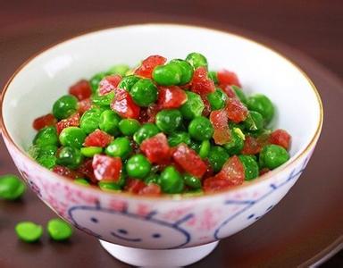 豌豆炒腊肠 春季小清新下饭菜——腊肠炒豌豆