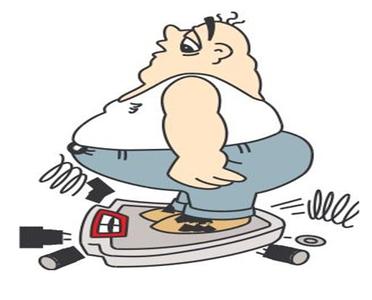 内脏脂肪超标 当心体内脂肪超标 勺子按摩按走内脏脂肪