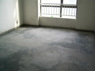 地面找平后多久铺地板 地面找平后多久铺地板 铺地板前地面找平需要注意哪些问题