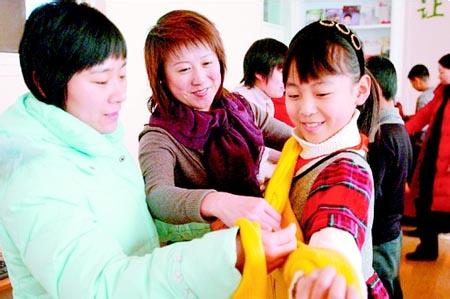 教师如何做到关爱学生 教师如何做到关爱学生 孩子们的成长需要拥有这样的关爱，麻麻你做到吗？