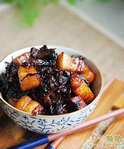 霉干菜烧肉 伏天的菜——霉干菜烧肉