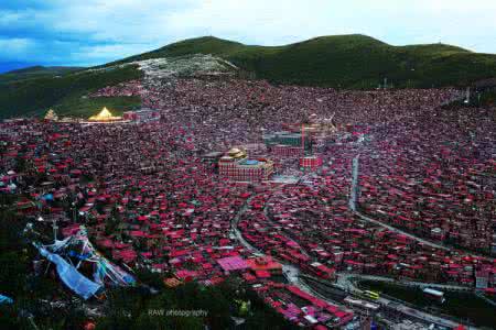 色达喇荣五明佛学院 五明佛学院 色达喇荣五明佛学院怎么去?色达喇荣五明佛学院地址+交通+海拔_五明佛学院