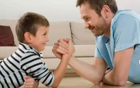 啪啪时男人让叫爸爸 男人知道自己当爸爸 你的男人准备好当爸爸了吗？ 看看这些测试就知道了！