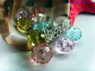 水晶跟玻璃有什么区别 水晶和玻璃有什么区别