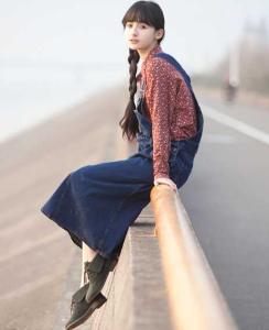 春装连衣裙搭配什么鞋 春装连衣裙搭配图片