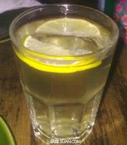 常见疾病食疗秘方大全 嘴唇干燥？试试这几个食疗小秘方