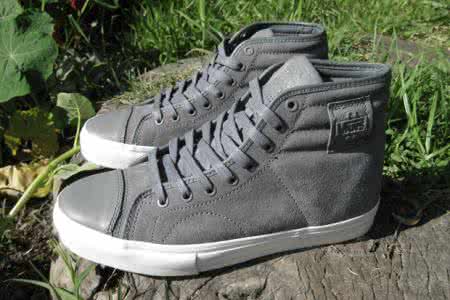 vans vault有什么区别 vans vault有什么区别 「皮革艺术」 一双来自Horween 皮革制作的Vans Vault