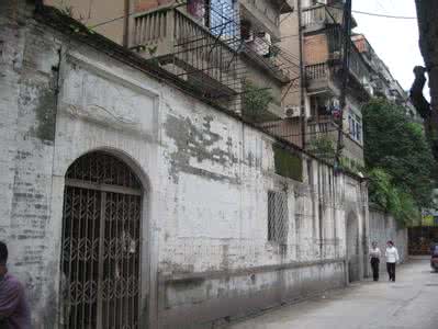直路对围墙大门怎么办 墙，门，路
