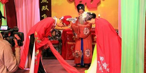 八字合婚挑选结婚吉日 八字合婚多少分可结婚 八字合婚、看你们到底是否合适结婚?