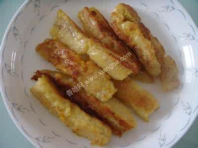 油炸香蕉的家常做法 炸香蕉肉卷的做法,炸香蕉肉卷怎么做好吃,炸香蕉肉卷的家常做法