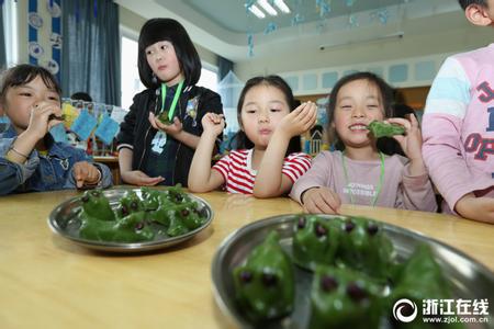 万荣全家祖孙三代真相 给孩子取这名祖孙三代都享福