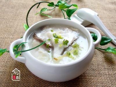 鲜虾鱼片粥 细腻滑嫩口感鲜美的生滚鱼片粥_俞霏