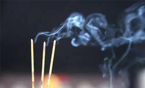 铁观音浓香清香哪个好 一片诚心，三支清香，如此便好