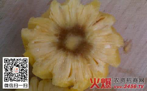 菠萝心变褐色还能吃吗 菠萝心发黑能吃吗